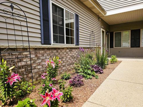 d-2178 Pine Ridge Court, Grafton, WI, 53024 | Card Image