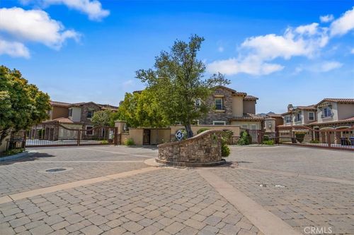 11542 Verona Dr, Chatsworth, CA, 91311 | Card Image