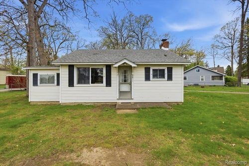 2811 Orange Grove Road, Waterford Charter Township, MI, 48329 | Card Image