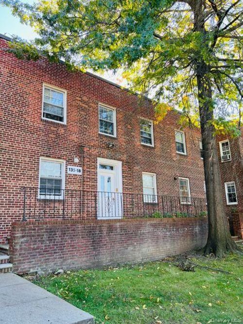 8f-135-18 78th Ave, Flushing, NY, 11367-3280 | Card Image