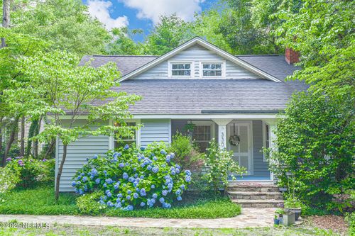 330 E Maine Ave, Southern Pines, NC, 28387-5633 | Card Image