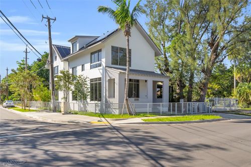 3204 Plaza St, Miami, FL, 33133-4911 | Card Image