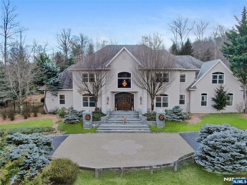 7 Finn Ct, Mahwah, NJ, 07430-2540 | Card Image