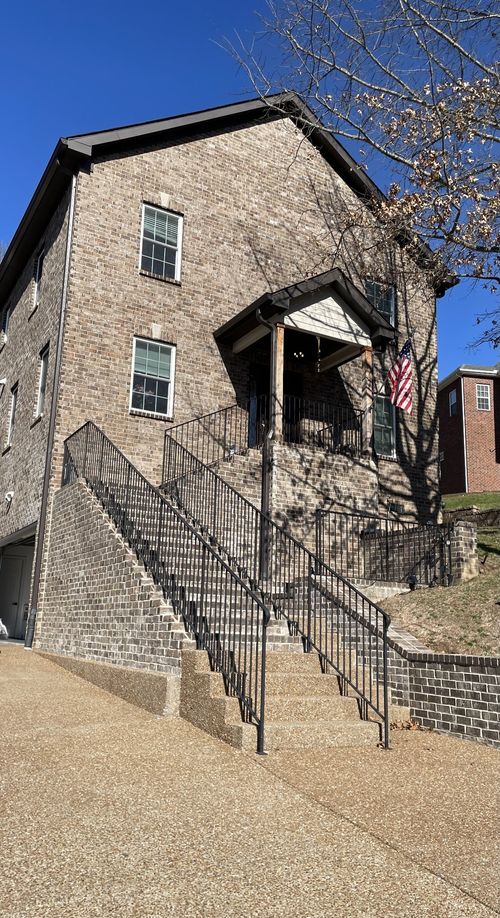 6709 Autumn Oaks Dr, Brentwood, TN, 37027-8816 | Card Image