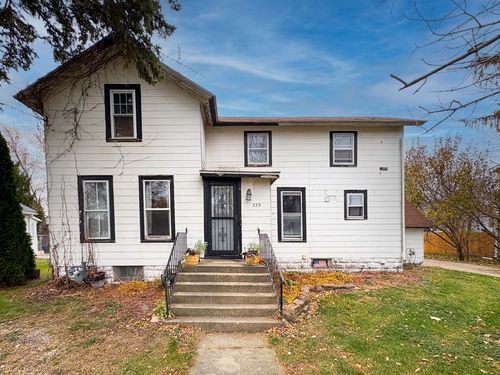 323 N Main St, Earlville, IL, 60518-8060 | Card Image