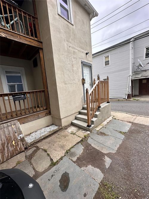 2nd-7 Mountain Ave, Highland Fls, NY, 10928-1719 | Card Image