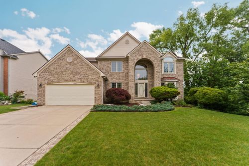 3085 Honeysuckle Dr, Ann Arbor, MI, 48103-8934 | Card Image