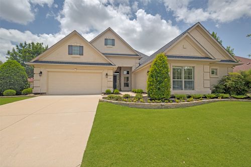 11305 Brandon Dr, Denton, TX, 76207-5601 | Card Image
