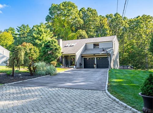 10 Quaker Ln, Swansea, MA, 02777-3419 | Card Image