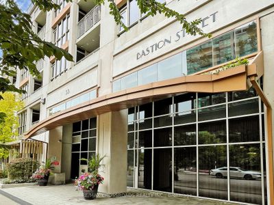 624 - 35 Bastion St, Condo with 1 bedrooms, 1 bathrooms and 1 parking in Toronto ON | Image 3