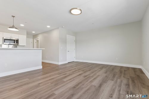 208-256 Captain Thomas Boulevard, West Haven, CT, 06516 | Card Image