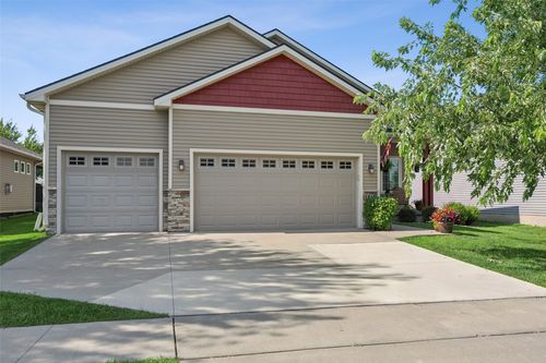 1515 12th St Se, Altoona, IA, 50009-2142 | Card Image