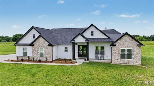 114 Gladshire Ln, Warrenton, MO, 63383-4913 | Card Image