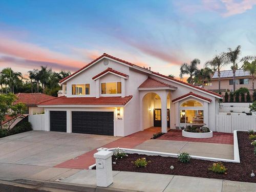 7033 El Fuerte St, Carlsbad, CA, 92009-6513 | Card Image