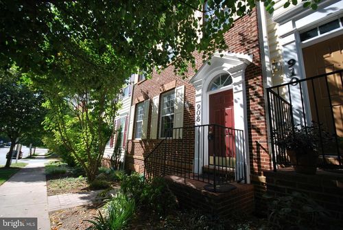 908 Reserve Champion Dr, ROCKVILLE, MD, 20850-6621 | Card Image