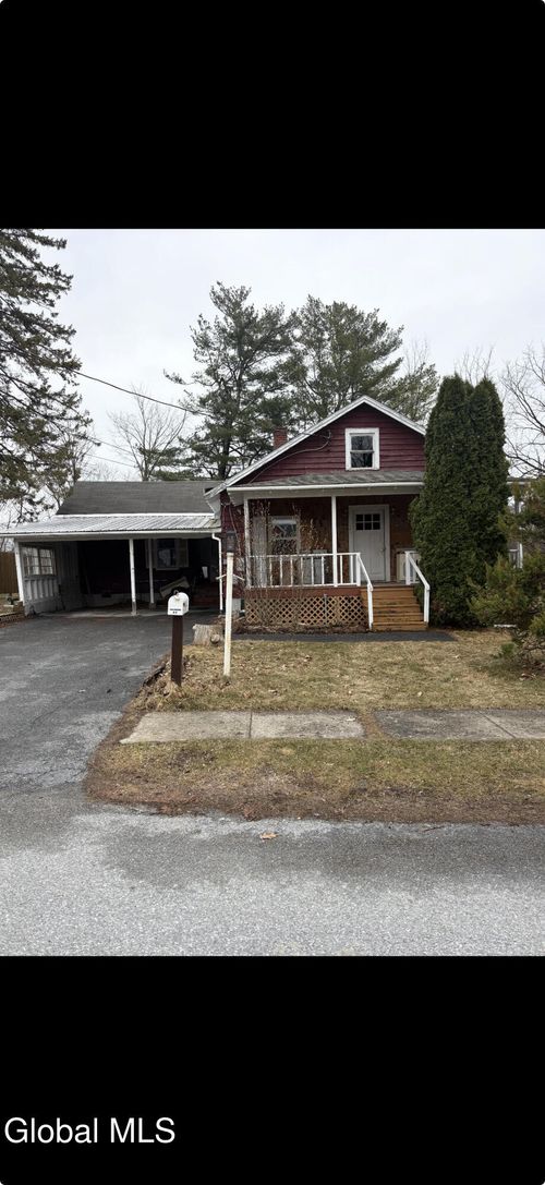 26 3rd Ave, Ticonderoga, NY, 12883-1013 | Card Image