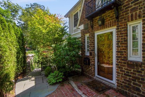 110 Edgemont Rd, Scarsdale, NY, 10583-2716 | Card Image