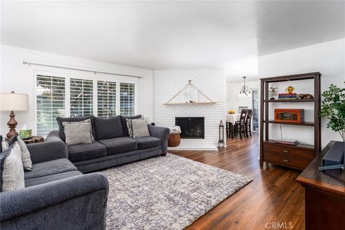 17a-1107 W Memory Ln, Santa Ana, CA, 92706 | Card Image