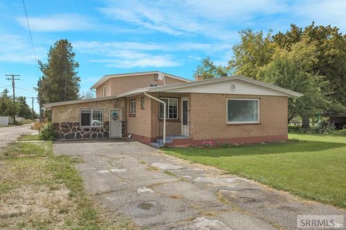 160 W Oak St, Shelley, ID, 83274-1127 | Card Image