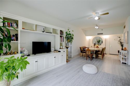 apt-114-3300 Ne 191st St, Aventura, FL, 33180-2440 | Card Image