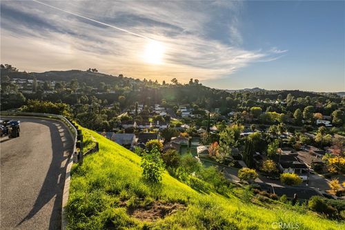 32 San Blas Ave, Woodland Hills, CA, 91364 | Card Image