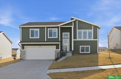 10913 Sheffield St, Omaha, NE, 68142-1822 | Card Image