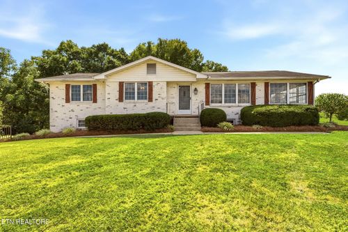 7205 Majestic Ln, Knoxville, TN, 37918-5631 | Card Image