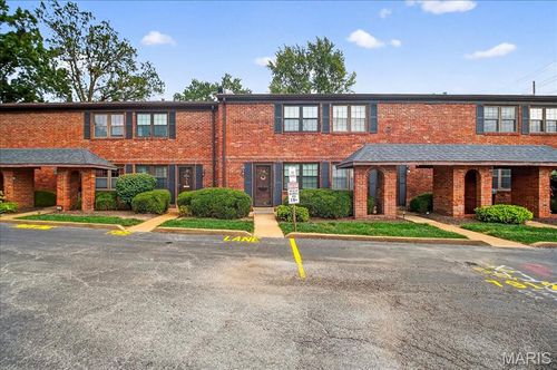 7910 Royal Arms Ct, Saint Louis, MO, 63123-1934 | Card Image