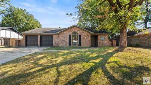 105 Eastline Rd, Wake Village, TX, 75501-5708 | Card Image