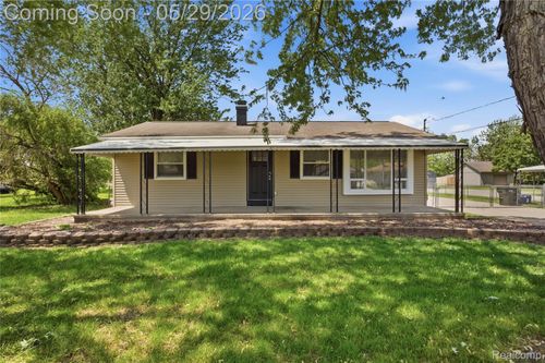 37257 Dundee St, Sterling Heights, MI, 48310-3529 | Card Image
