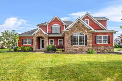 2940 Londonbury Street Nw, Uniontown, OH, 44685 | Card Image