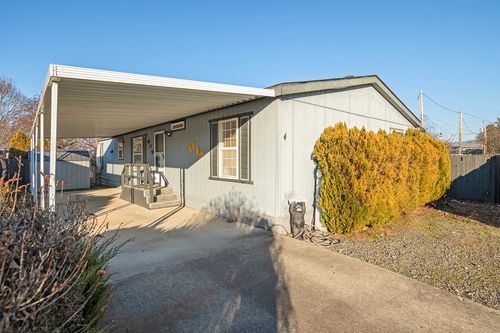 spc-4-1570 S Peach St, Medford, OR, 97501-7033 | Card Image
