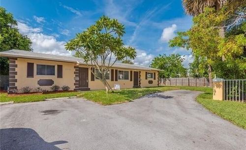 a-2061 Ne 25th Ave, Pompano Beach, FL, 33062-3033 | Card Image