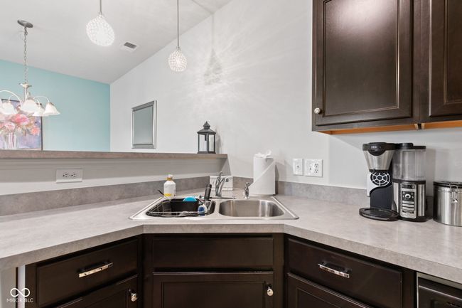 UNIT-400 - 12035 Zircon Ln, Condo with 2 bedrooms, 3 bathrooms and null parking in Fishers IN | Image 15