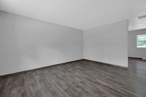 53 Neil St, Delaware, OH, 43015-2542 | Card Image