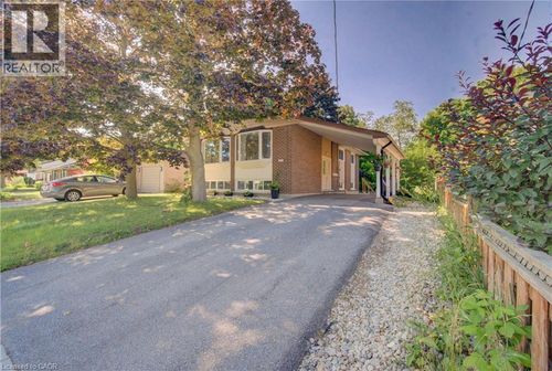 259 Village Rd, Kitchener, ON, N2M4L3 | Card Image