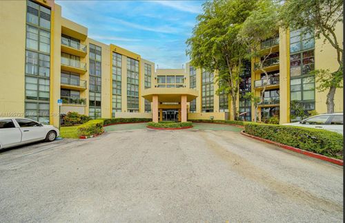 210-2-11780 Sw 18th St, Miami, FL, 33175-1605 | Card Image