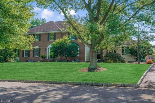 3 Francis Dr, Hillsborough, NJ, 08844-2120 | Card Image
