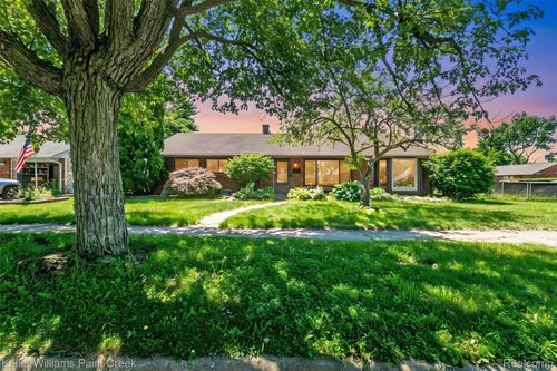 20510 Luna St, Clinton Twp, MI, 48035-2650 | Card Image