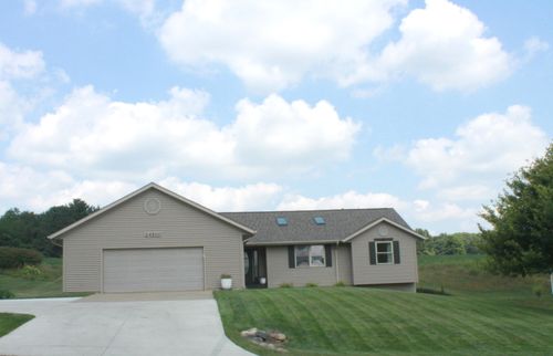 24510 60th Ave, Mattawan, MI, 49071-9525 | Card Image