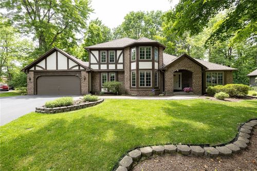 25 Shelter Creek Ln, Fairport, NY, 14450-2327 | Card Image