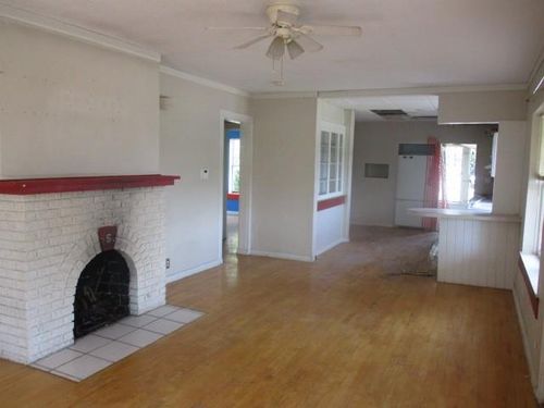 1302 Locust St, Alva, OK, 73717-2522 | Card Image