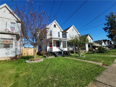 4724 5th Avenue, House other with 2 bedrooms, 1 bathrooms and 2 parking in Beaver Falls PA | Image 2