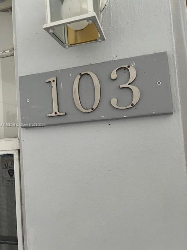APT-103 - 616 Sw 14 Th Ave, Condo with 2 bedrooms, 1 bathrooms and null parking in Fort Lauderdale FL | Image 5