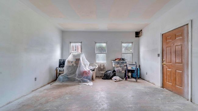 living room | Image 4