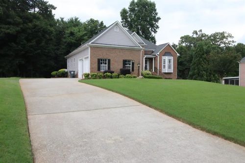 2500 Thornecreek Dr, Douglasville, GA, 30135-3061 | Card Image