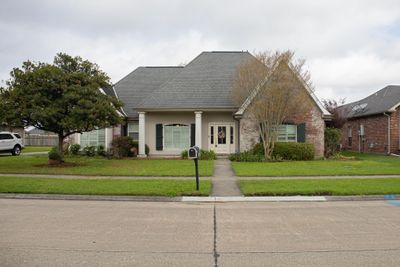 135 Autumn Dr, House other with 4 bedrooms, 2 bathrooms and null parking in Houma LA | Image 1