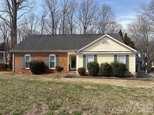 7500 Swedish Ivy Ln, Charlotte, NC, 28227-8704 | Card Image