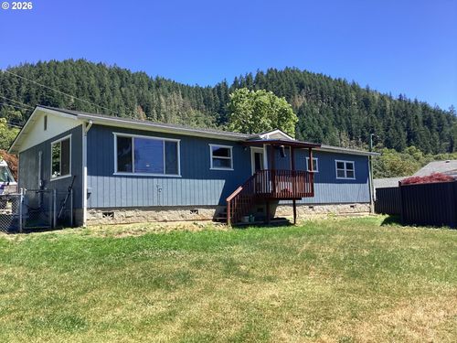 370 Gael Ln, Myrtle Creek, OR, 97457-8721 | Card Image