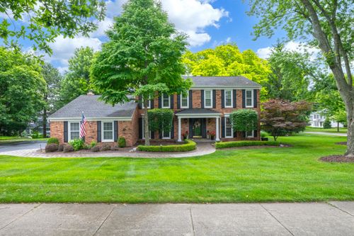 864 Great Oaks Blvd, Rochester, MI, 48307-1020 | Card Image